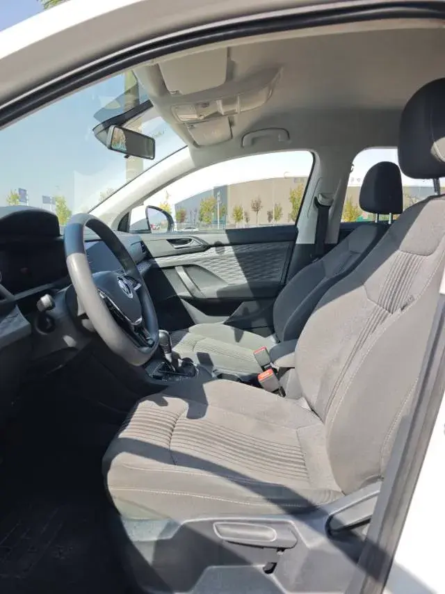 2021 VOLKSWAGEN THARU thumbnail 4