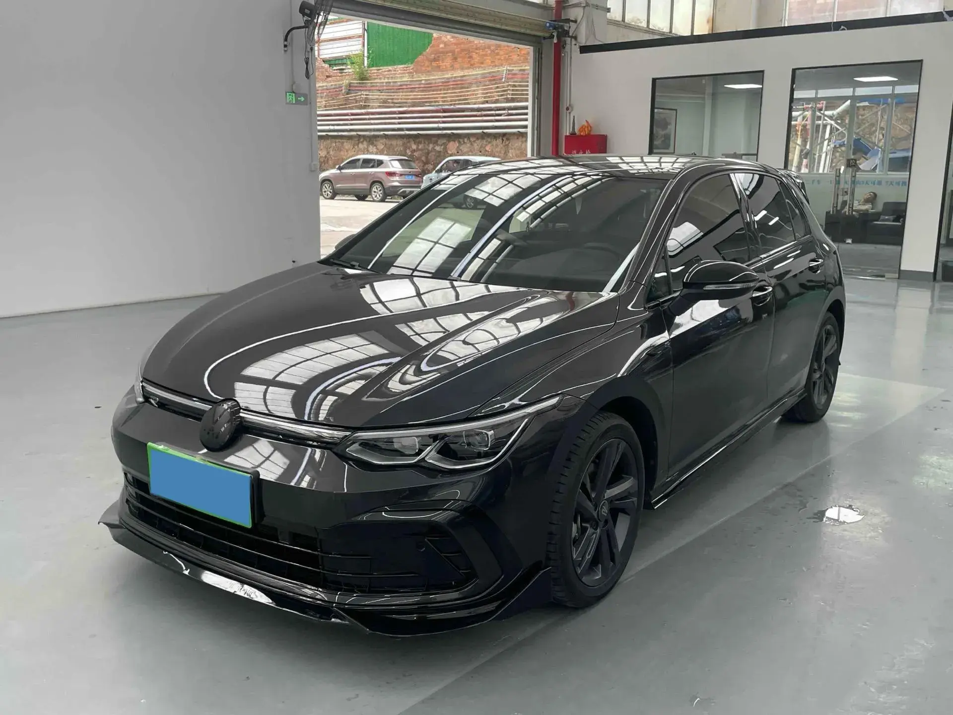 2021 VOLKSWAGEN GOLF view 1