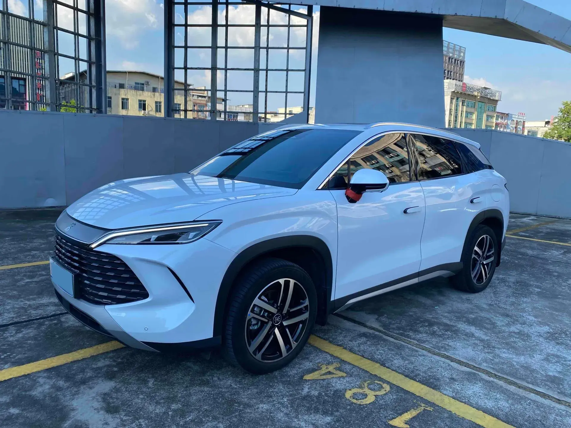 2024 BYD SONGL view 1