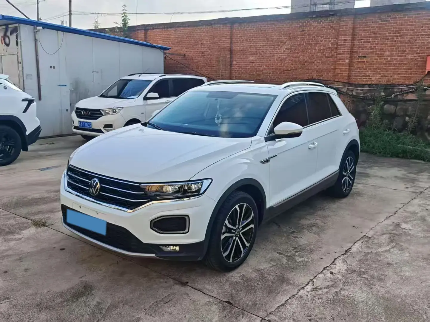 2022 VOLKSWAGEN T-ROC view 1