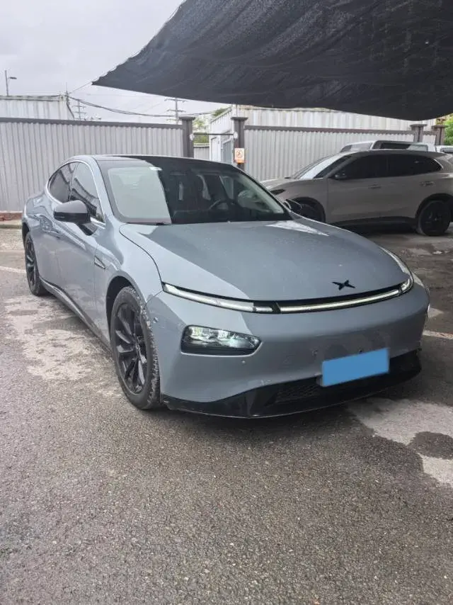 2023 XPENG P7 thumbnail 3