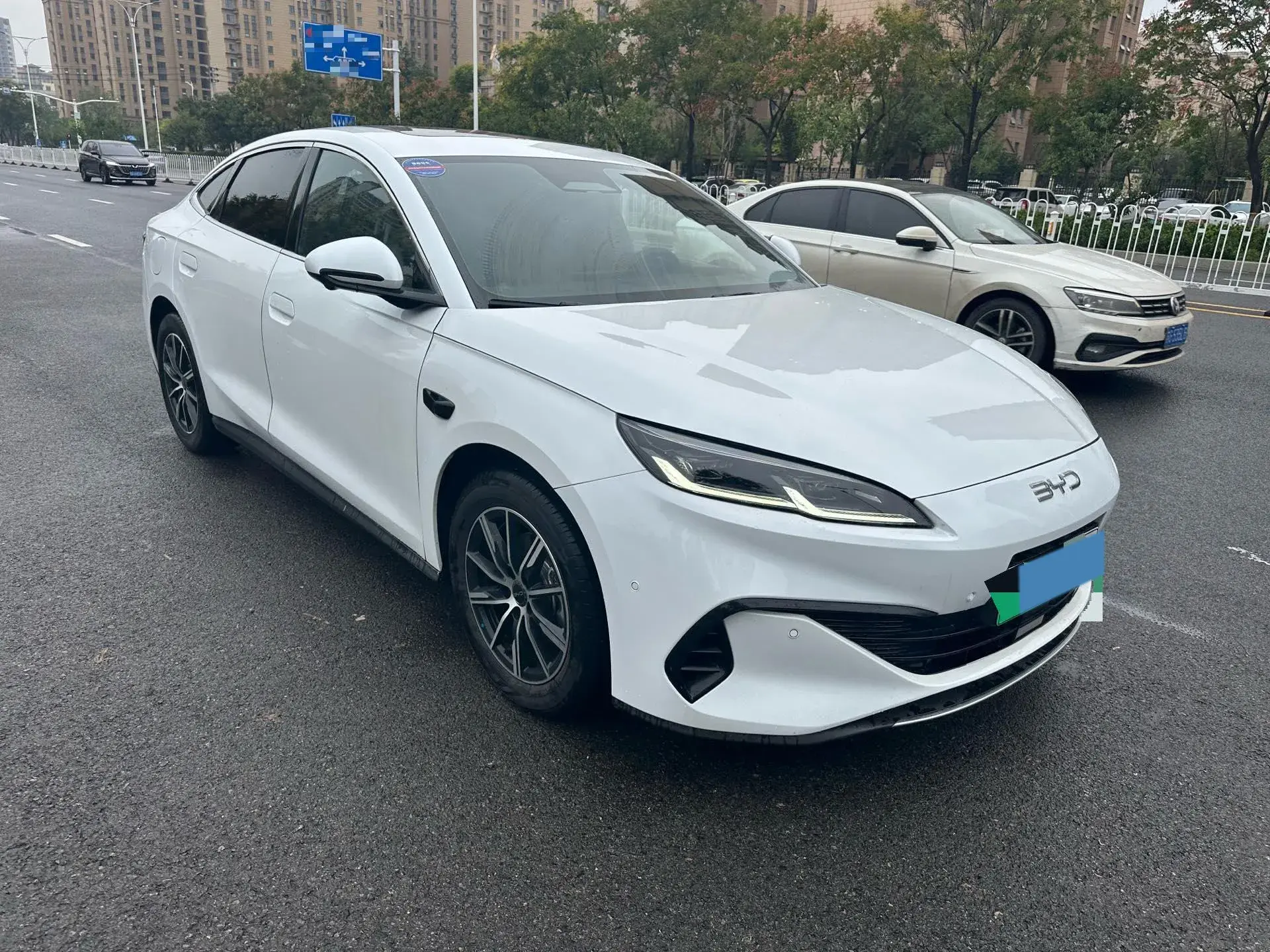 2024 BYD QINL thumbnail 2