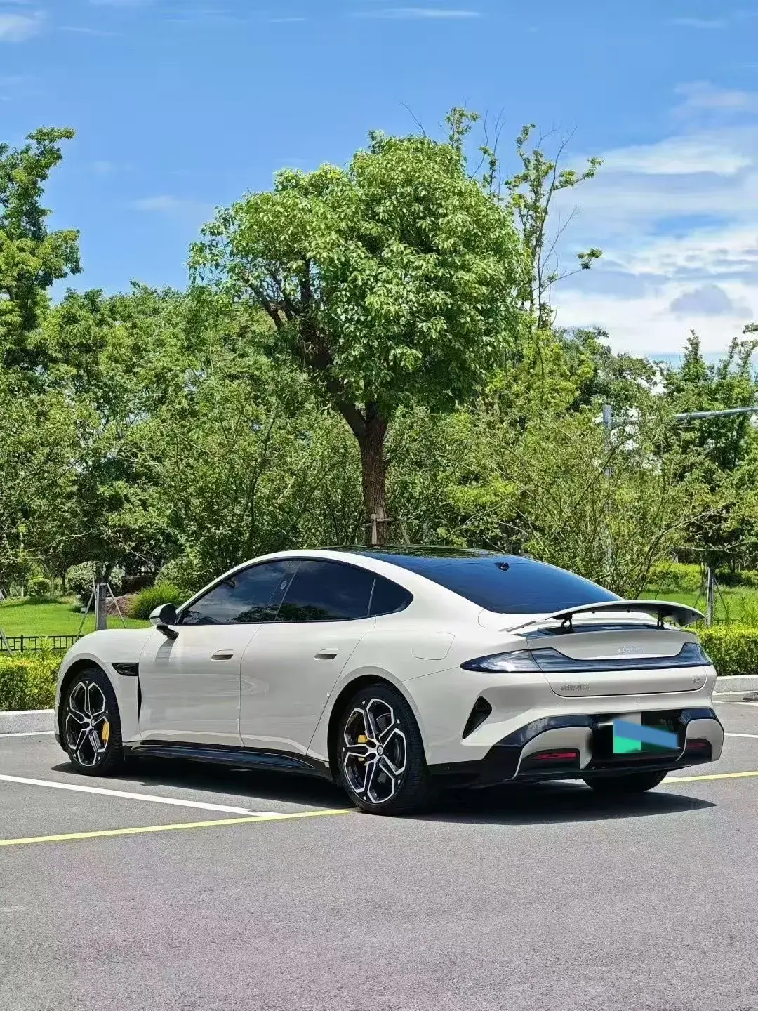 2024 MI SU7 thumbnail 3