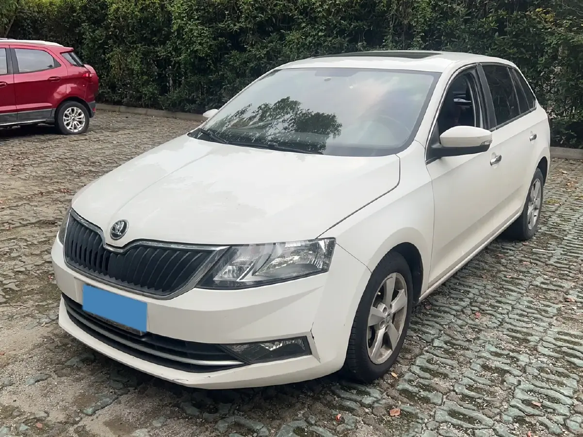 2018 Skoda Rapid Spaceback 1.6L 110HP L4 6AT