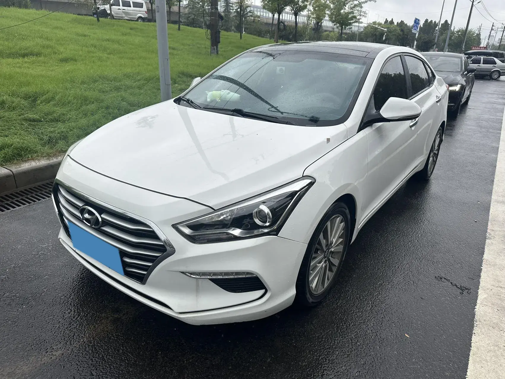 2017 HYUNDAI MISTRA view 1
