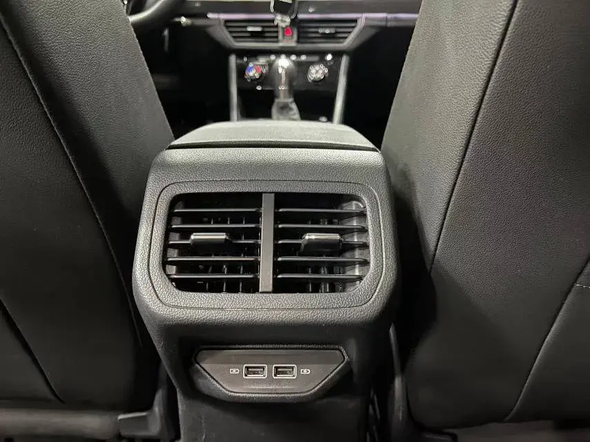 2020 VOLKSWAGEN BORA thumbnail 4