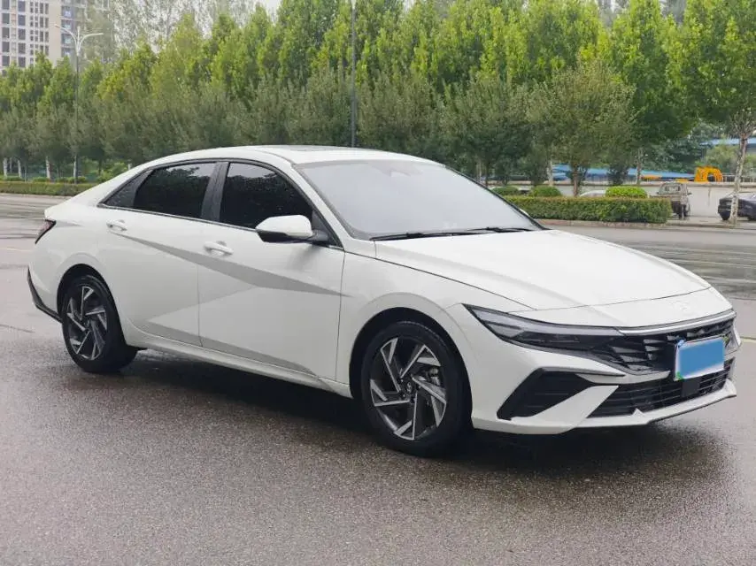 2023 HYUNDAI ELANTRA thumbnail 2