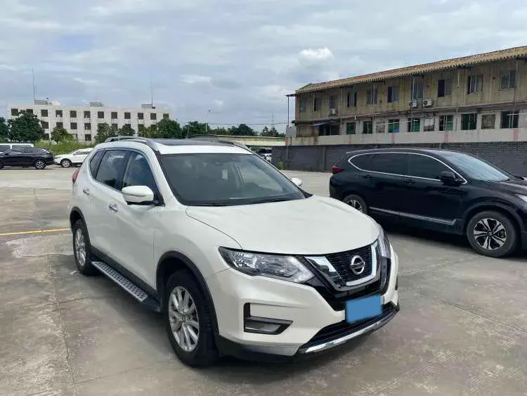 2021 NISSAN X-TRAIL thumbnail 2