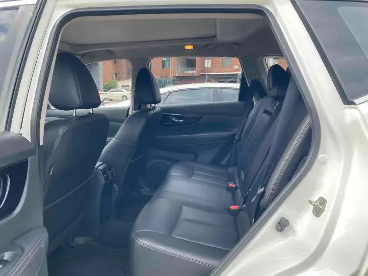 2021 NISSAN X-TRAIL thumbnail 4