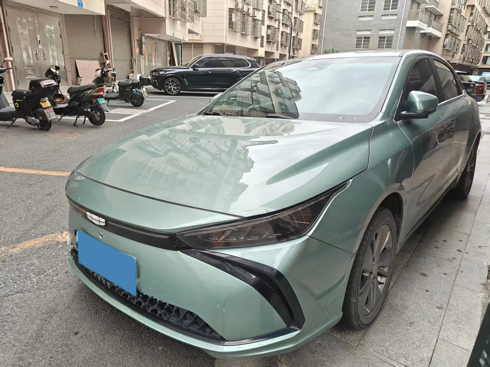 2022 GEOMETRY G6 view 1