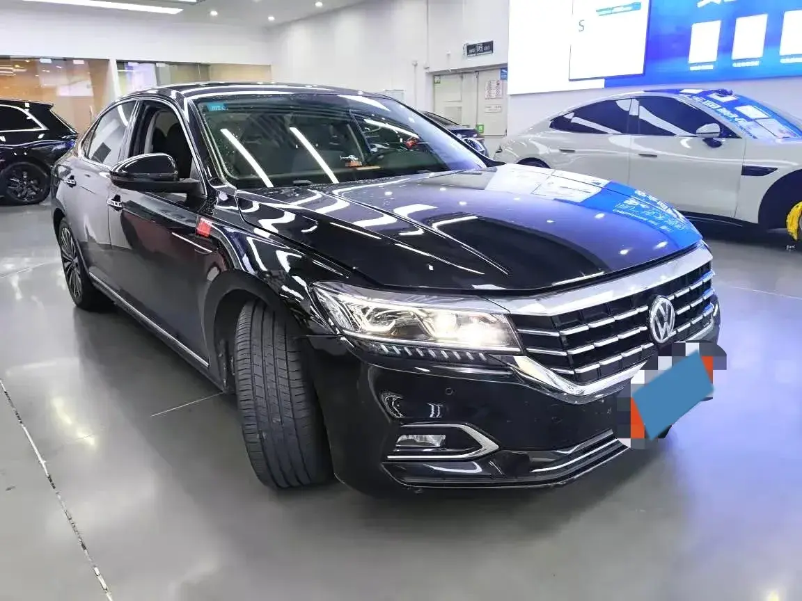 2019 VOLKSWAGEN PASSAT thumbnail 2