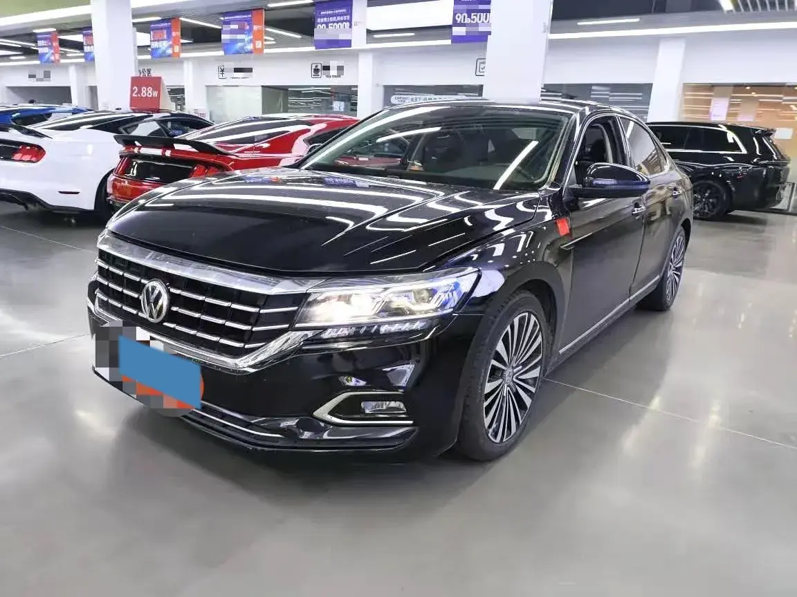 2019 VOLKSWAGEN PASSAT view 1