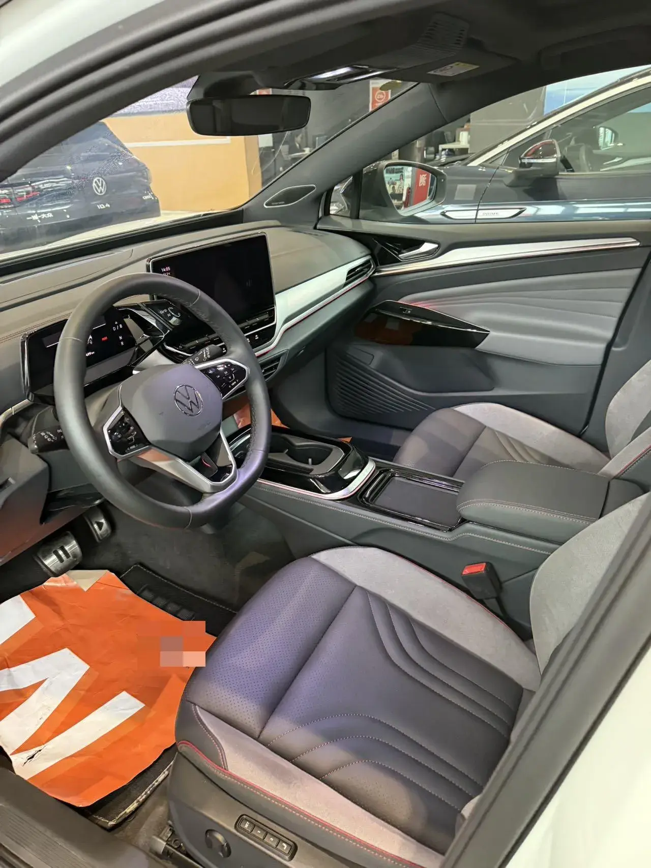 2024 VOLKSWAGEN ID.4 thumbnail 4