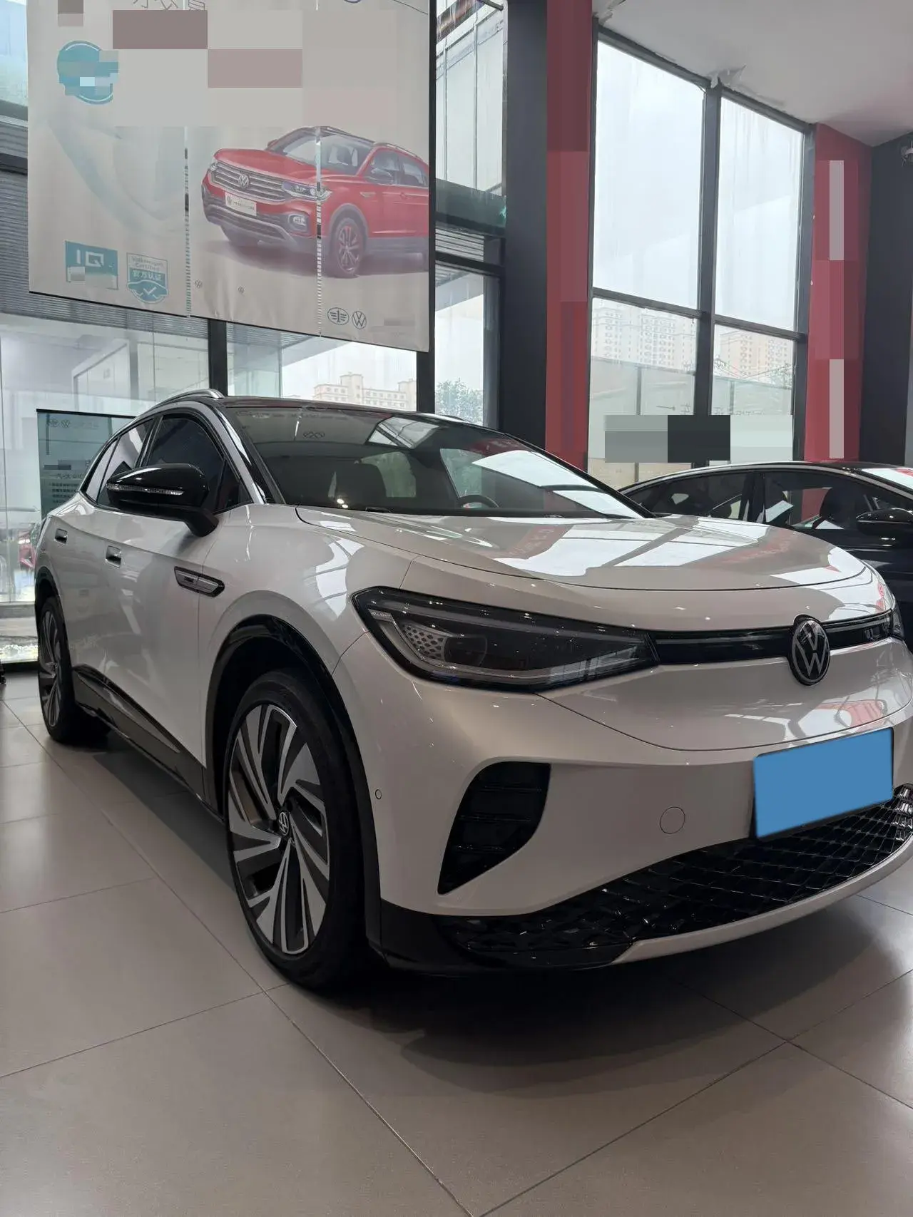 2024 VOLKSWAGEN ID.4 thumbnail 3