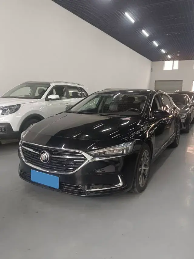 2021 BUICK LARCOSSE view 1