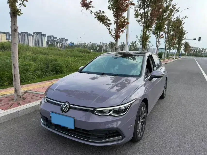 2021 VOLKSWAGEN GOLF view 1