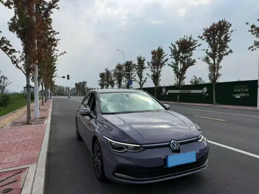 2021 VOLKSWAGEN GOLF thumbnail 3