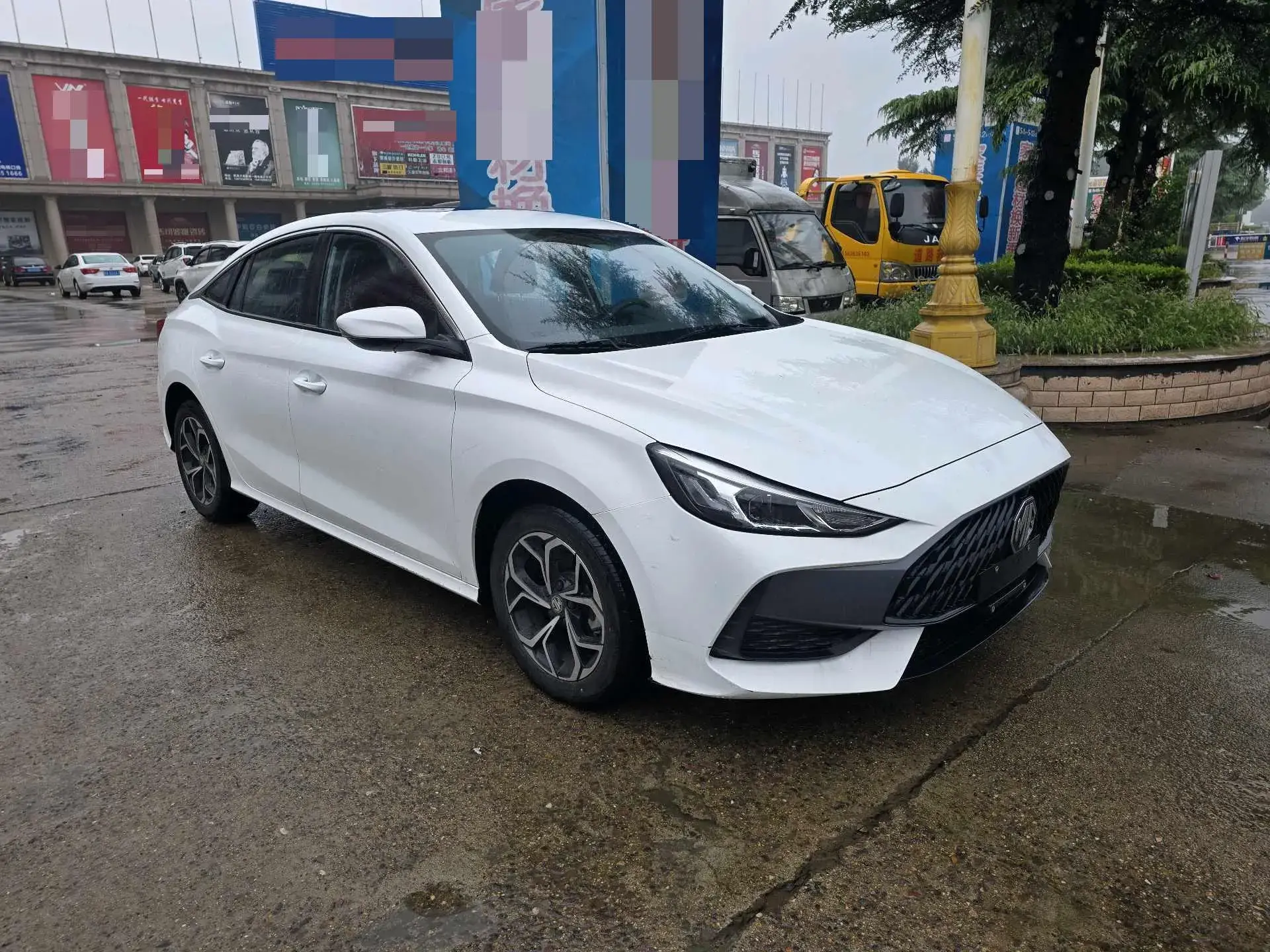 2023 MG 5 thumbnail 3