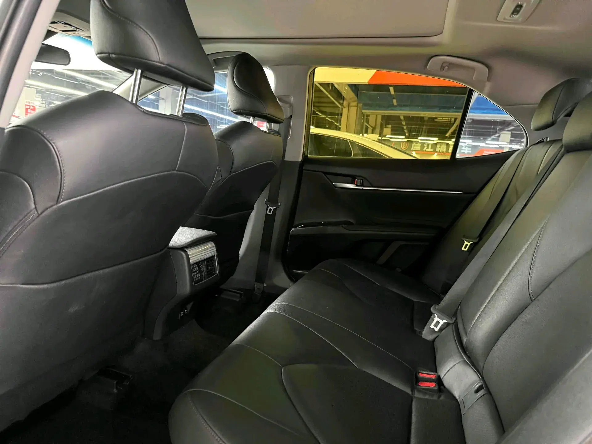 2019 TOYOTA CAMRY thumbnail 4