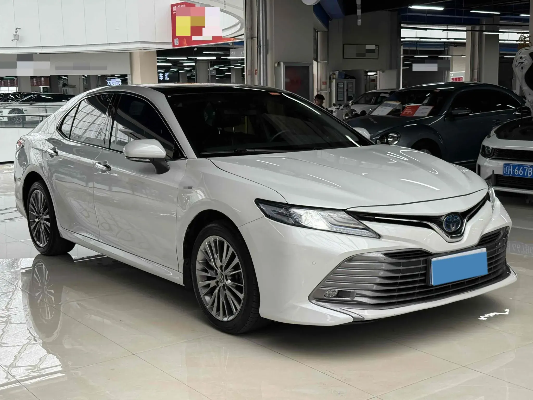 2019 TOYOTA CAMRY thumbnail 3