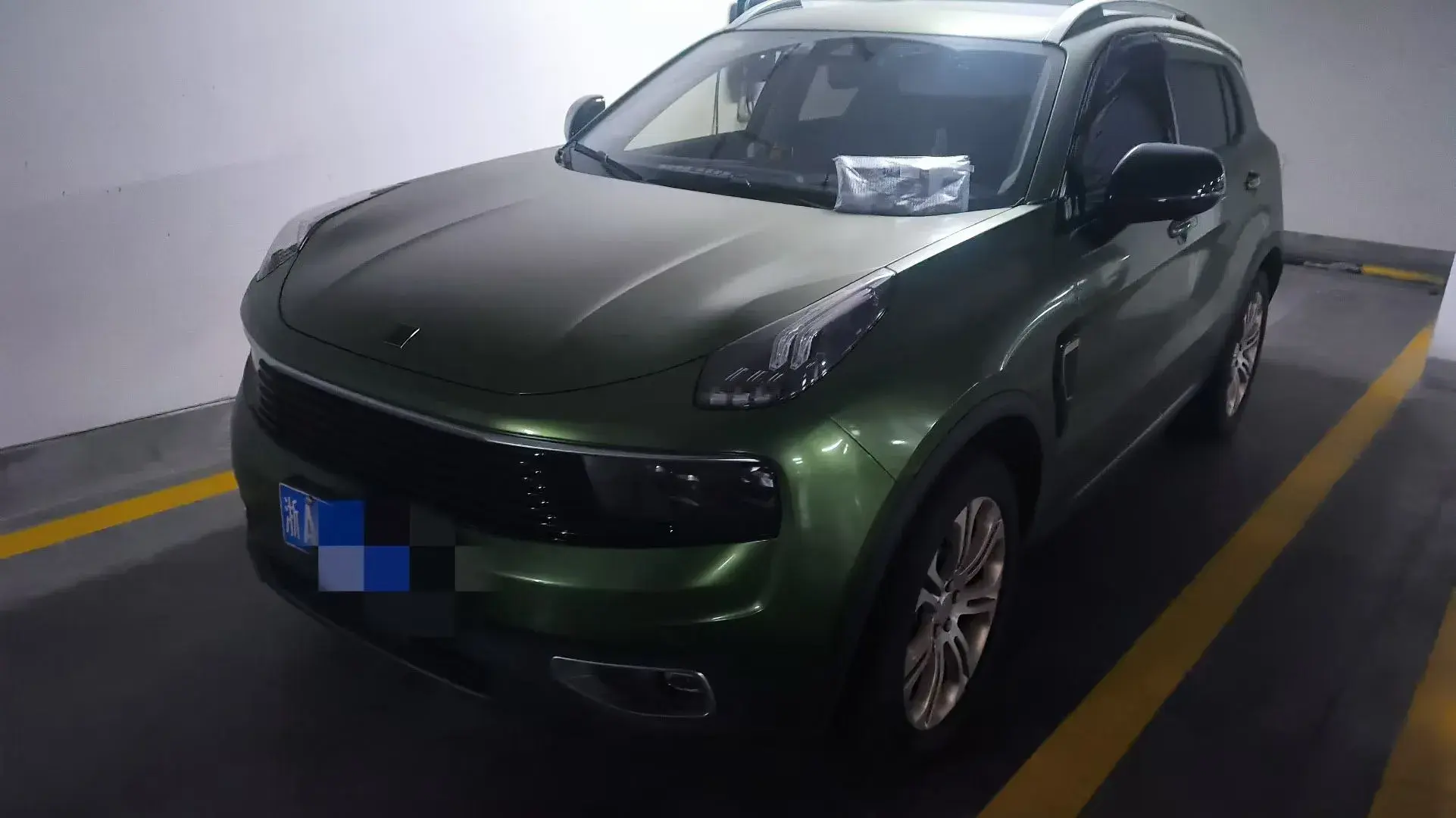 2018 LYNK&CO 01 view 1