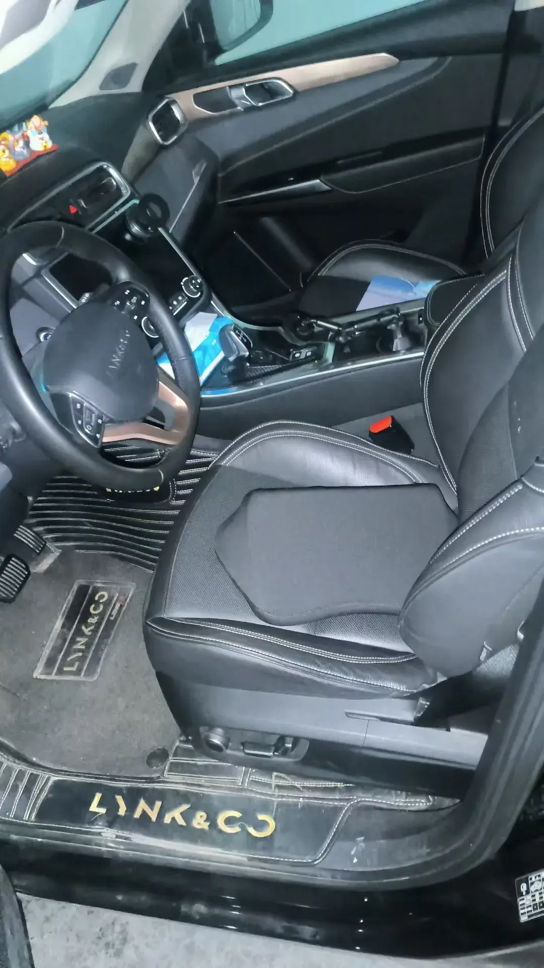 2018 LYNK&CO 01 thumbnail 3