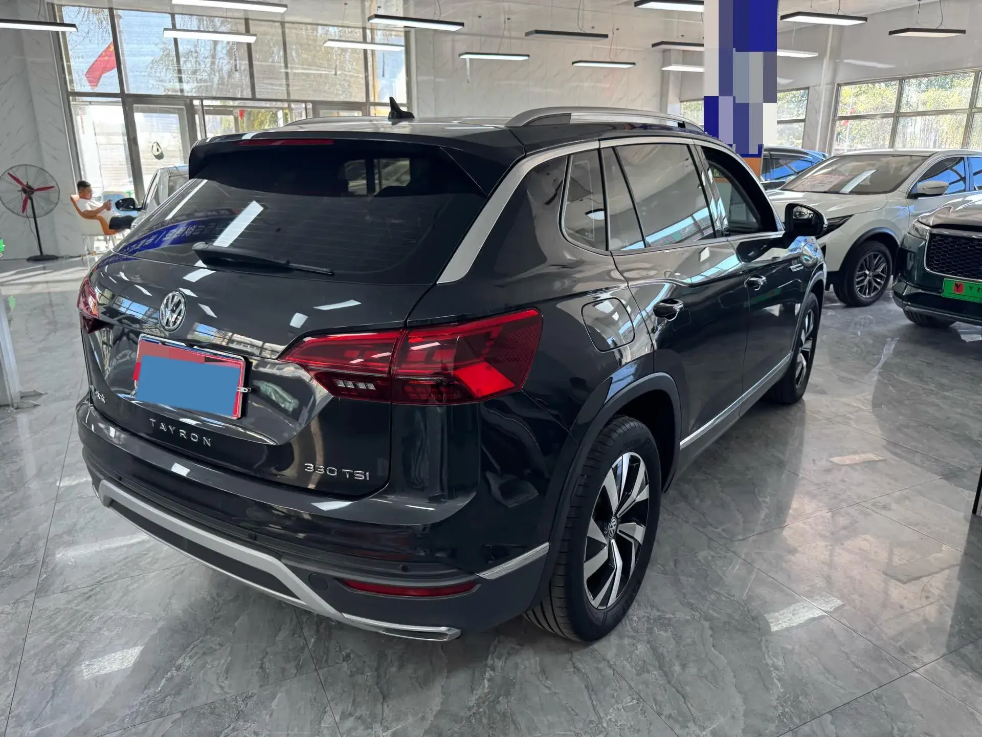 2021 VOLKSWAGEN TAYRON thumbnail 4