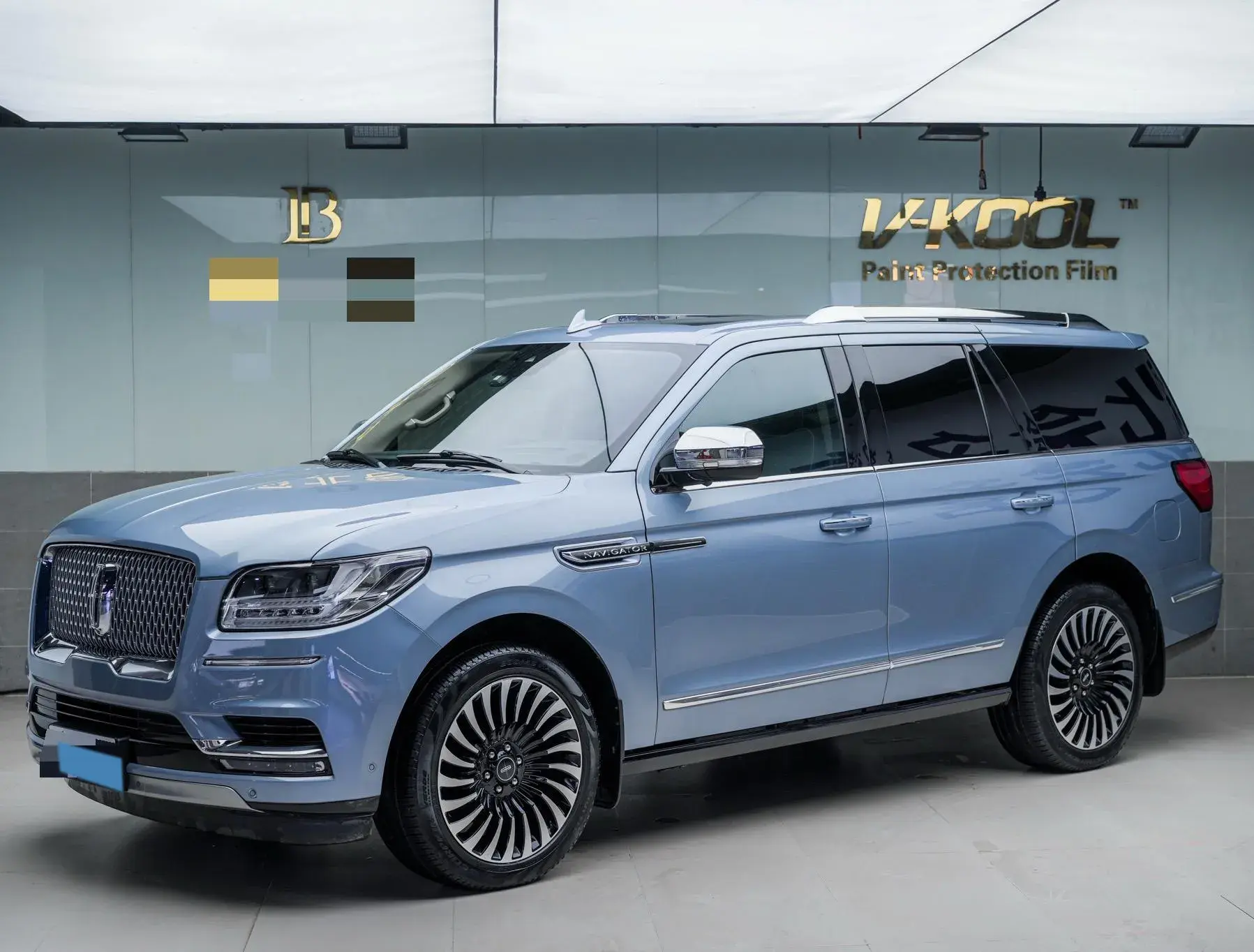 2020 LINCOLN NAVIGATOR view 1