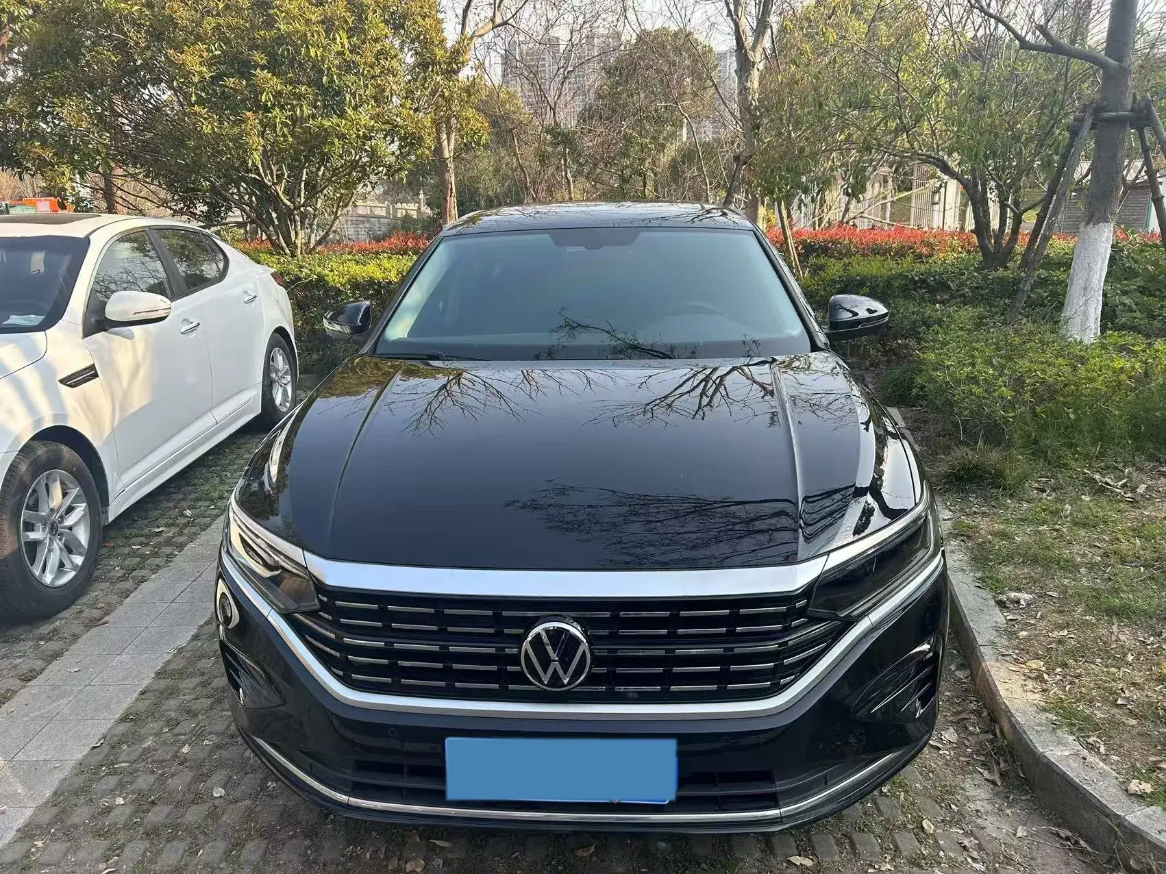 2022 VOLKSWAGEN PASSAT thumbnail 2