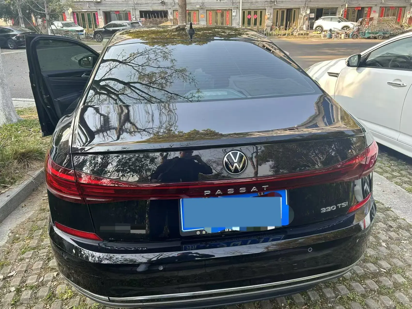 2022 VOLKSWAGEN PASSAT thumbnail 3