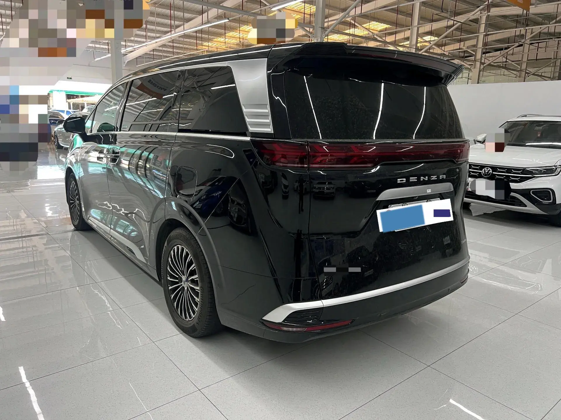 2022 DENZA D9 thumbnail 3