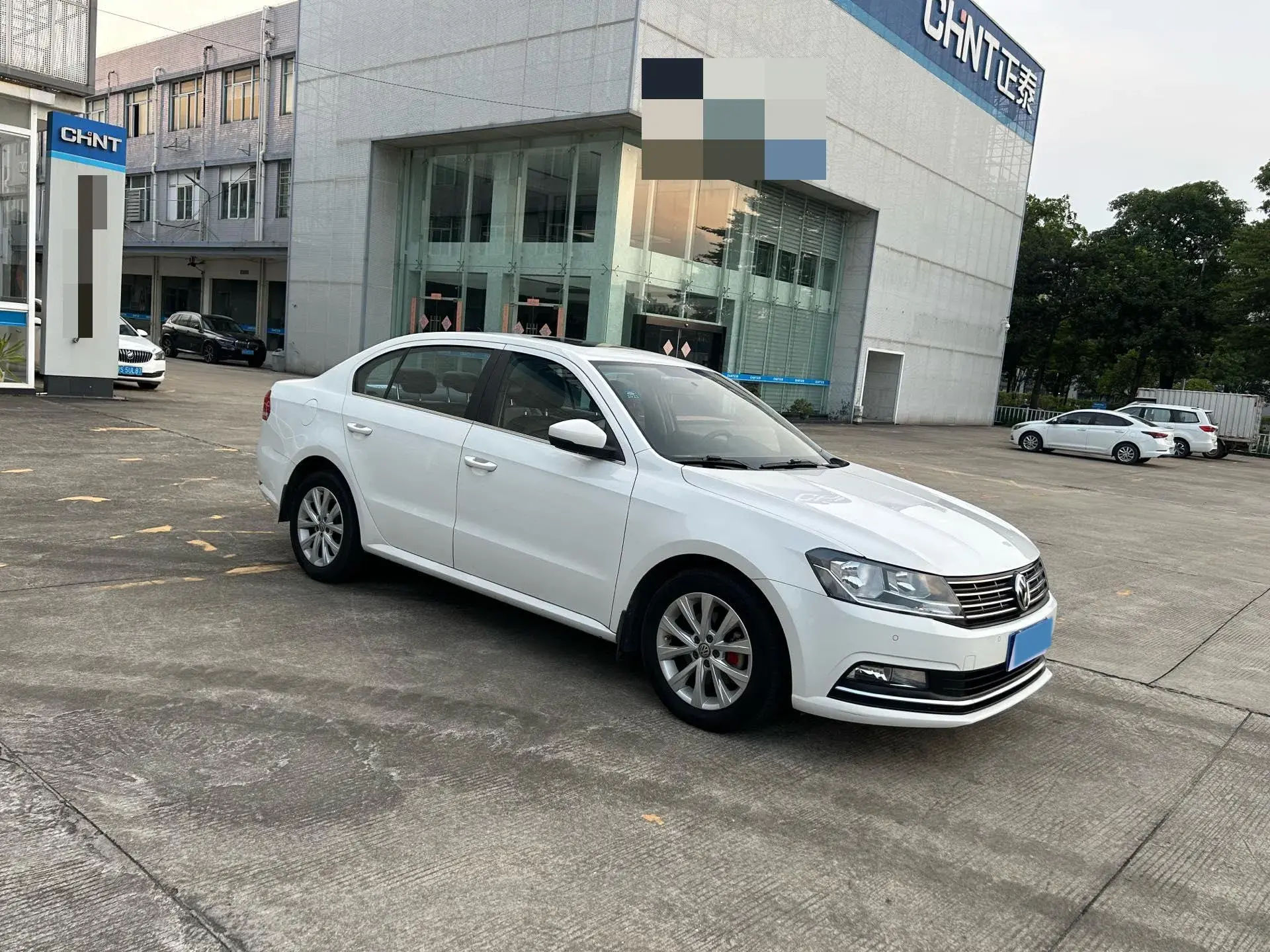 2017 VOLKSWAGEN LAVIDA thumbnail 2