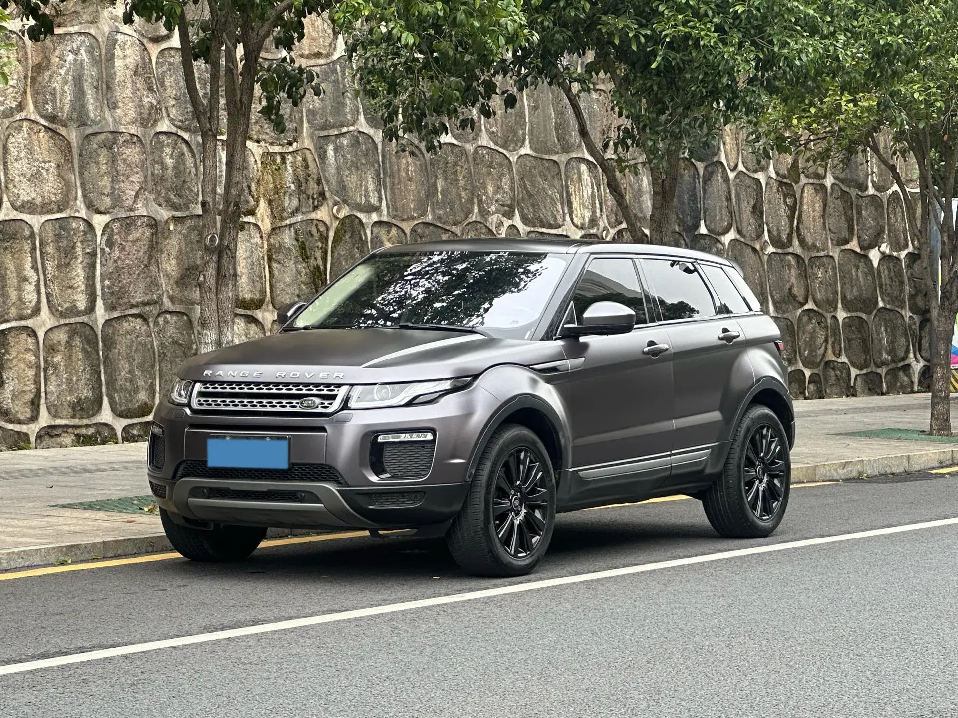 2018 LAND ROVER view 1