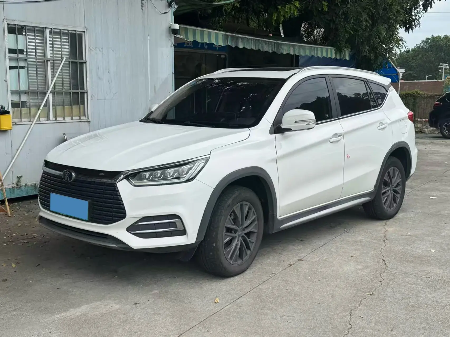 2019 BYD SONG view 1