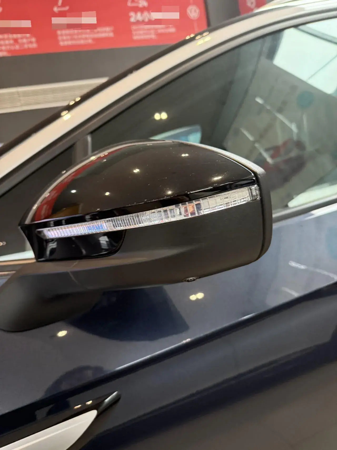 2024 VOLKSWAGEN ID.4 thumbnail 3