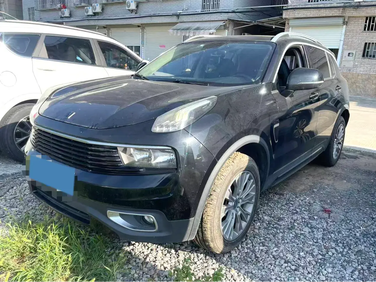 2018 LYNK&CO 01 view 1