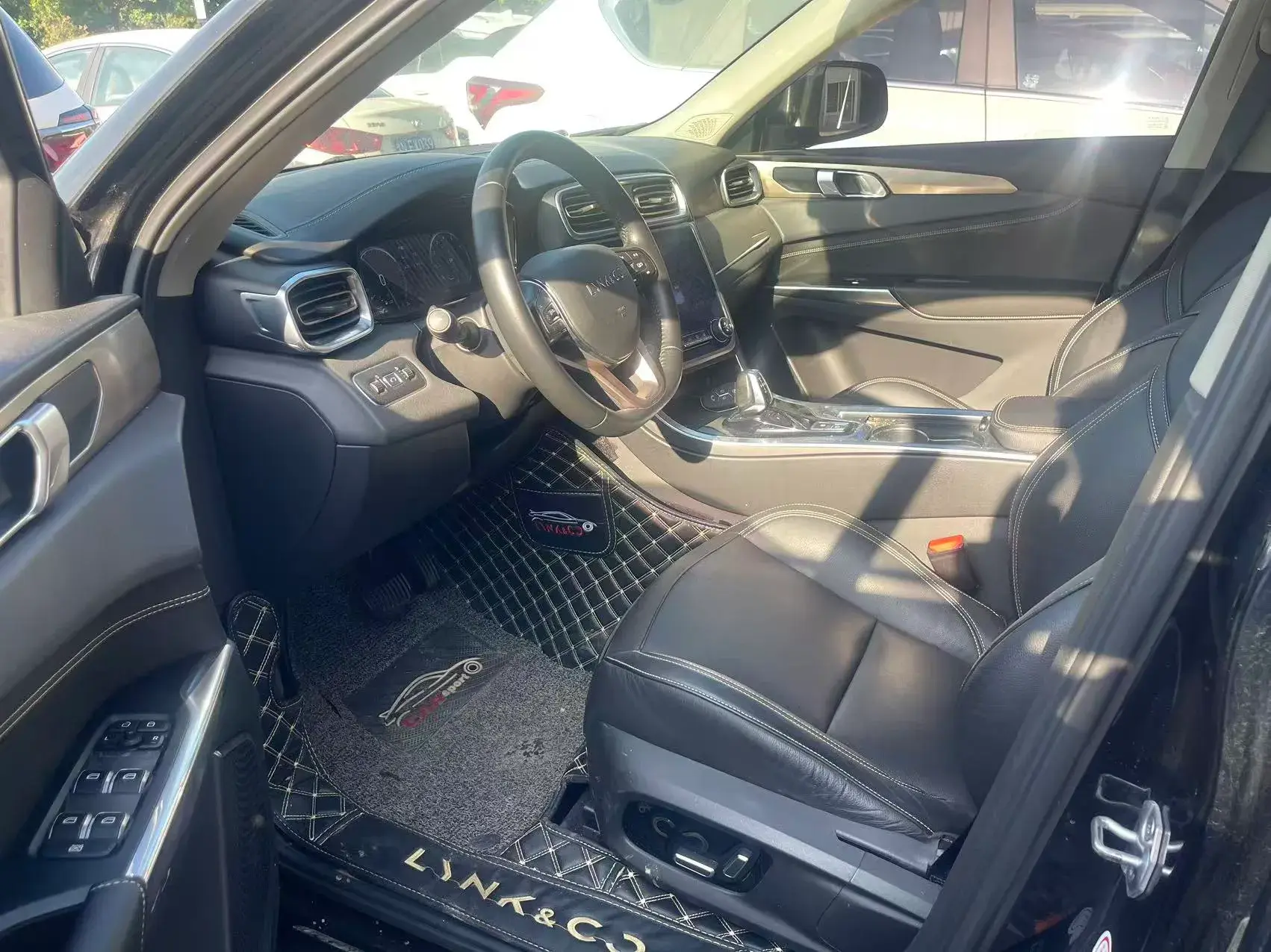 2018 LYNK&CO 01 thumbnail 4