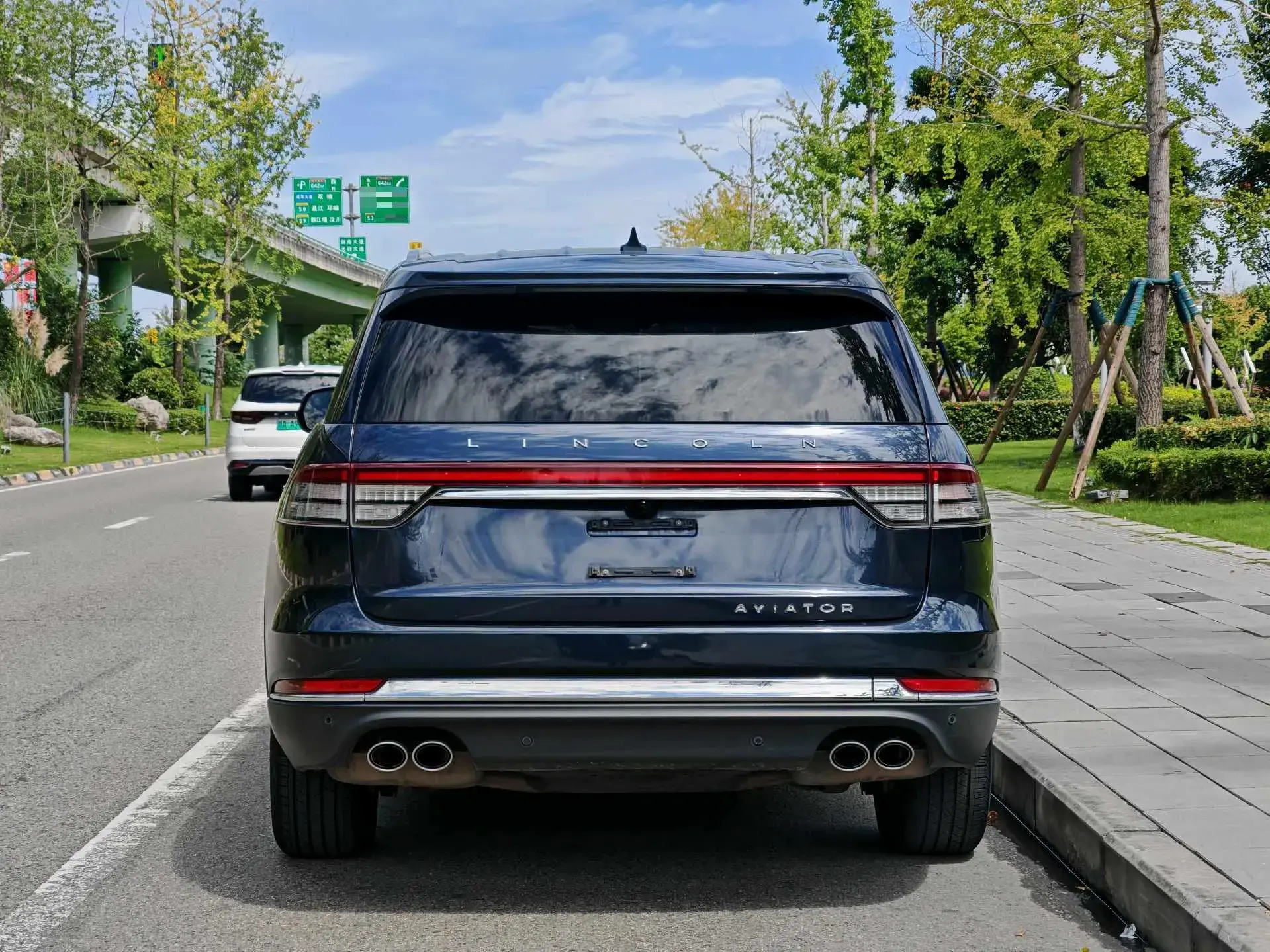 2020 LINCOLN AVIATOR thumbnail 4