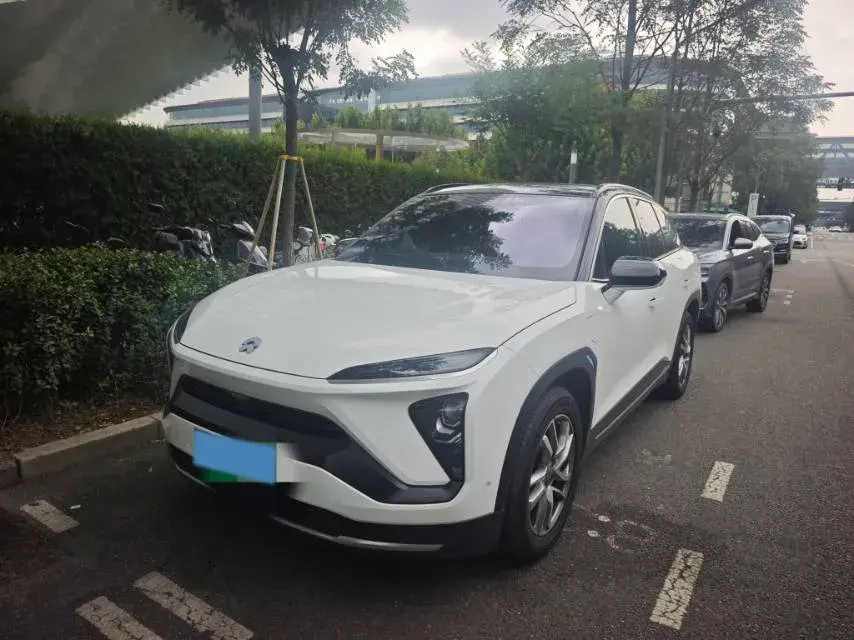 2020 NIO ES6 view 1