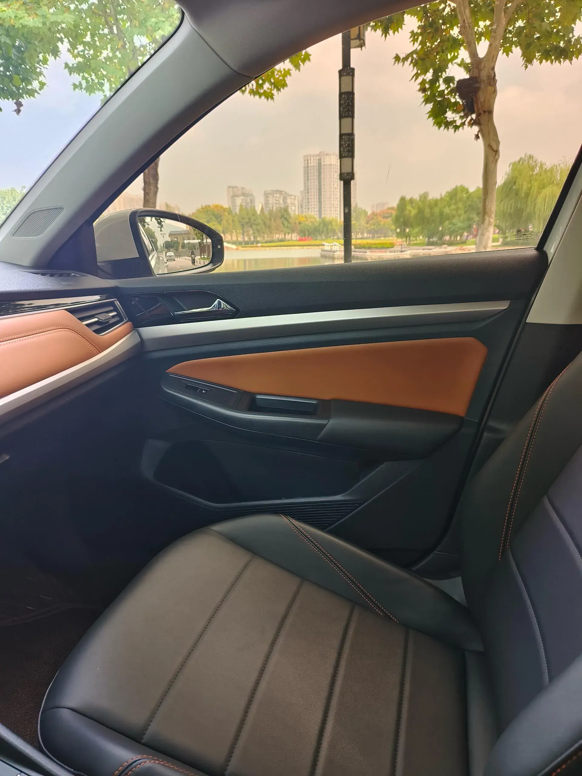 2023 VOLKSWAGEN BORA thumbnail 3