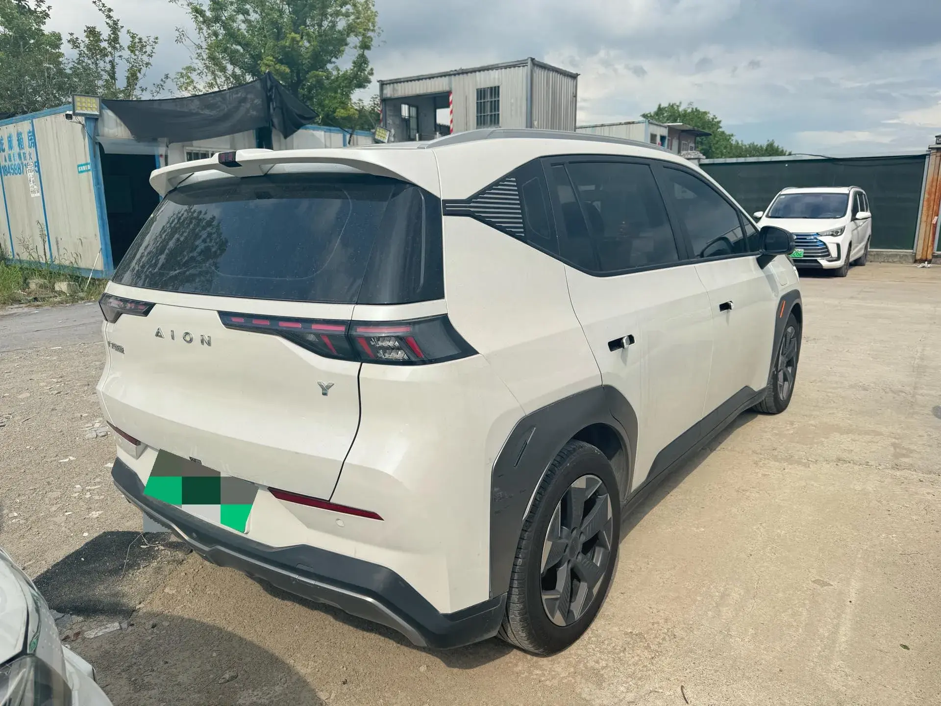 2022 AION Y thumbnail 3