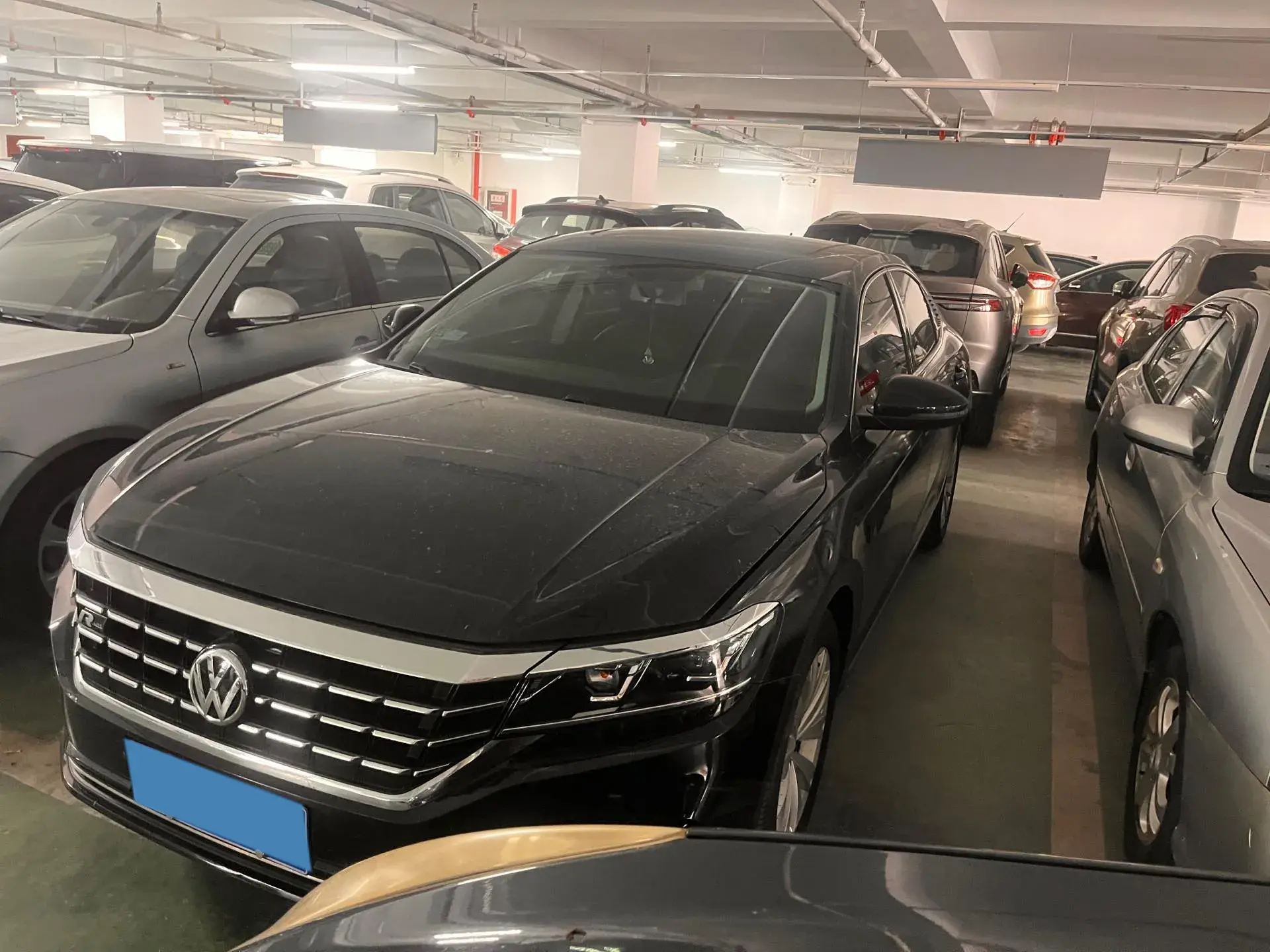 2019 VOLKSWAGEN PASSAT view 1