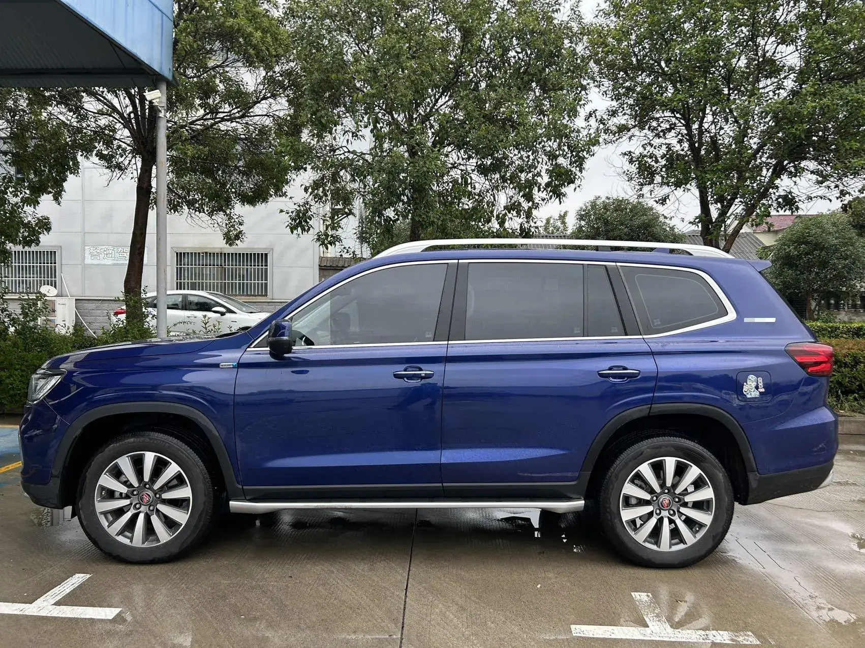 2018 ROEWE RX8 thumbnail 2