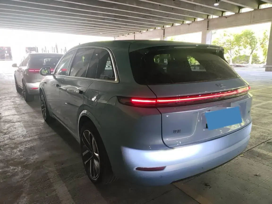 2024 LI L7 thumbnail 4