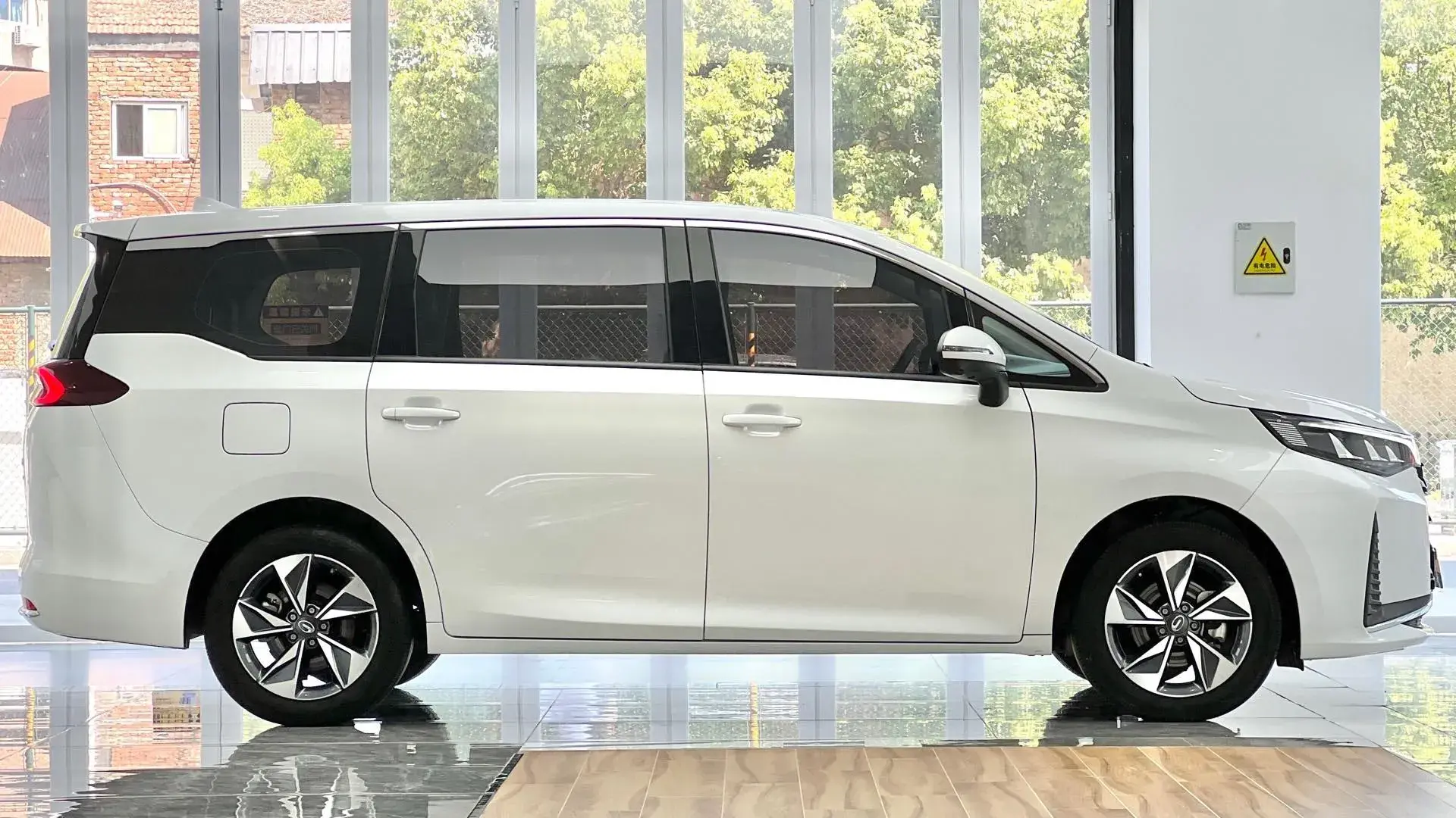 2023 GAC TRUMPCHI thumbnail 4