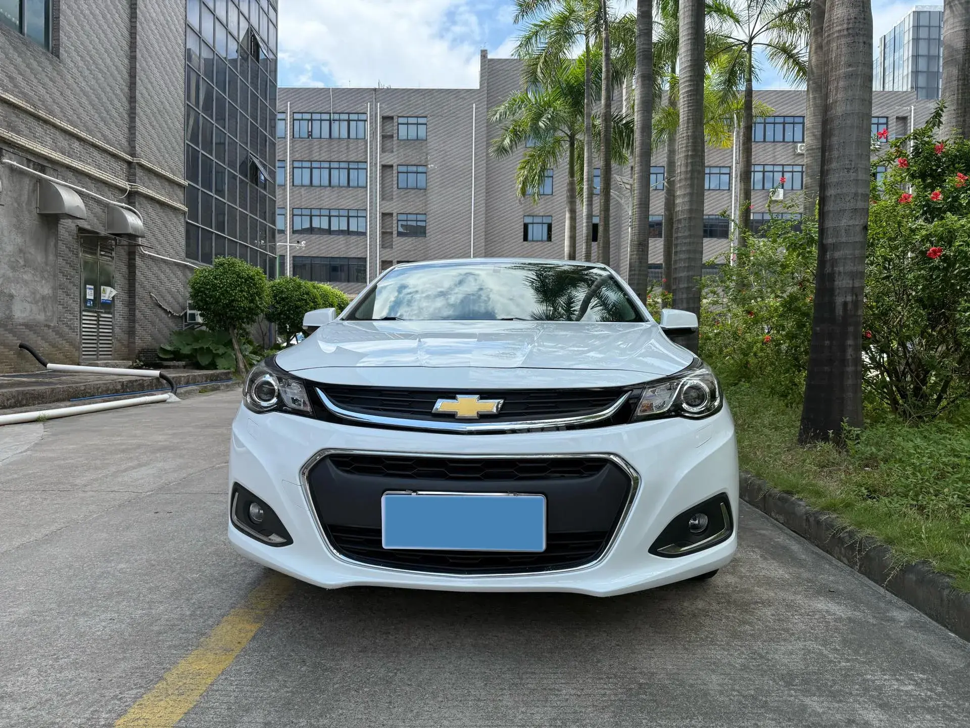 2018 CHEVROLET MALIBU thumbnail 2