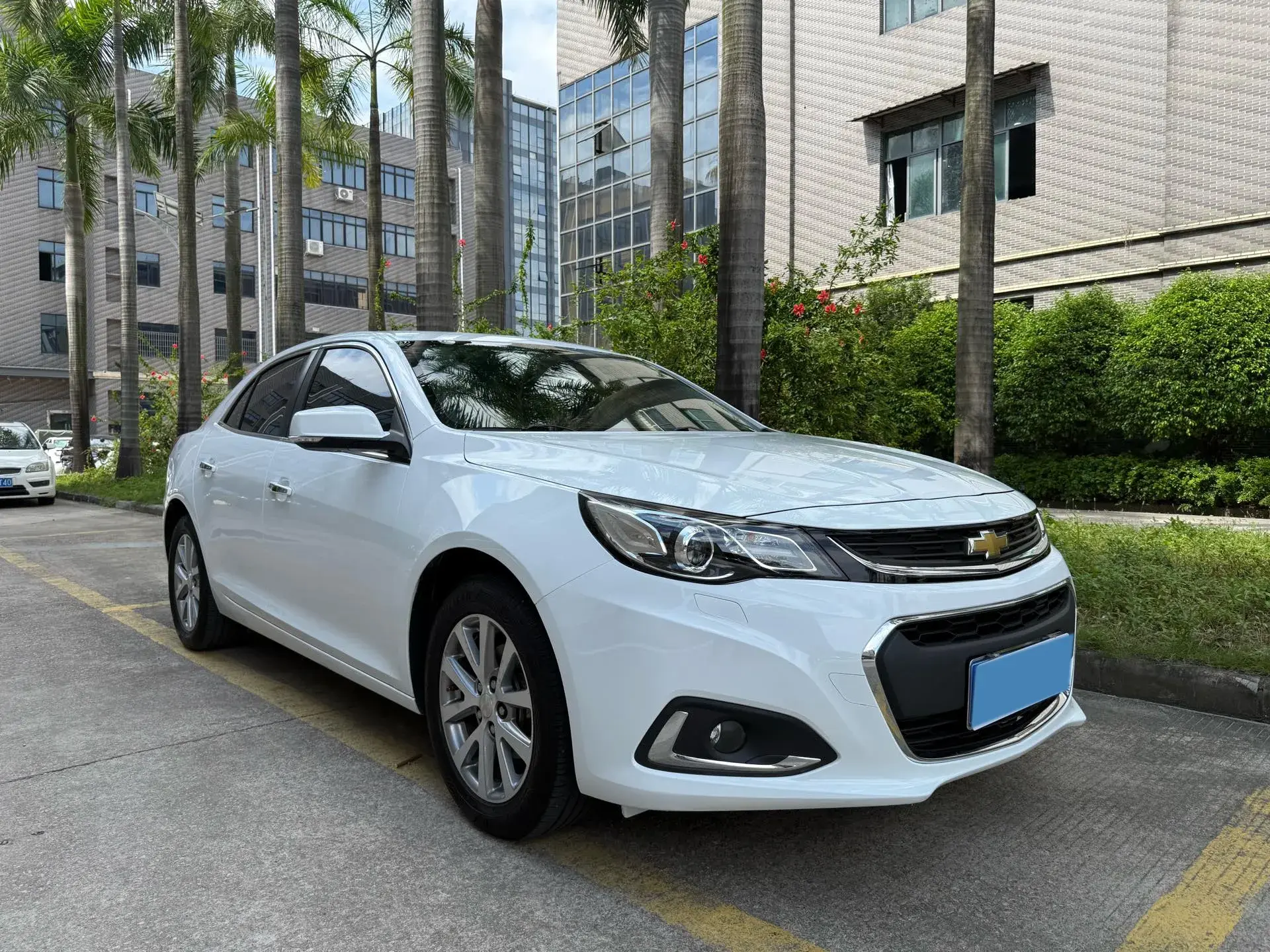 2018 CHEVROLET MALIBU thumbnail 3