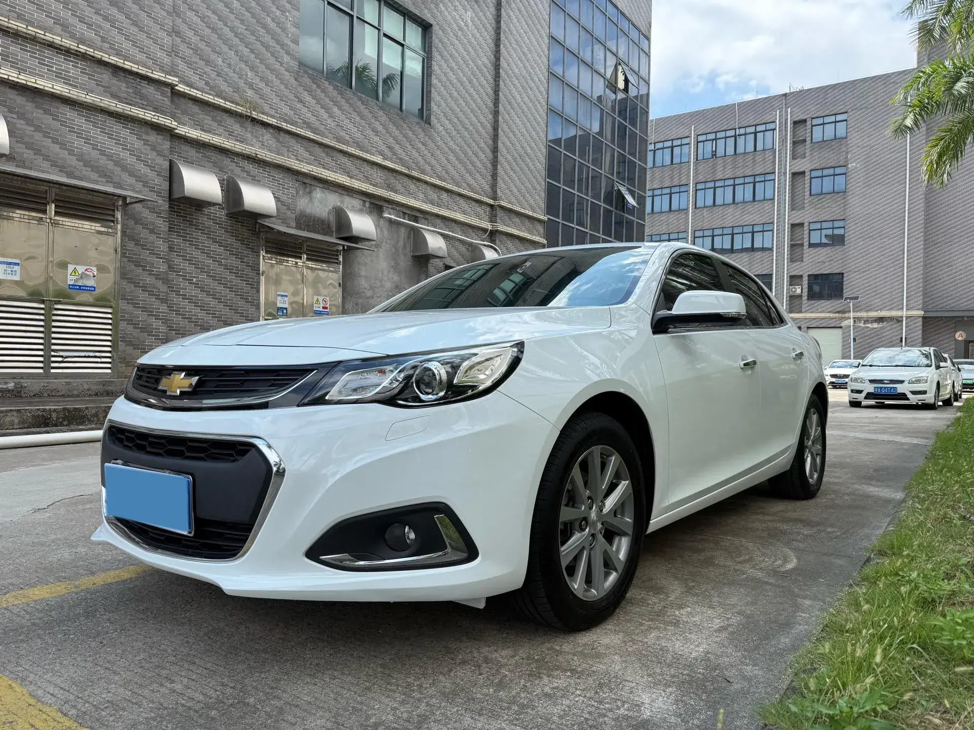 2018 CHEVROLET MALIBU view 1
