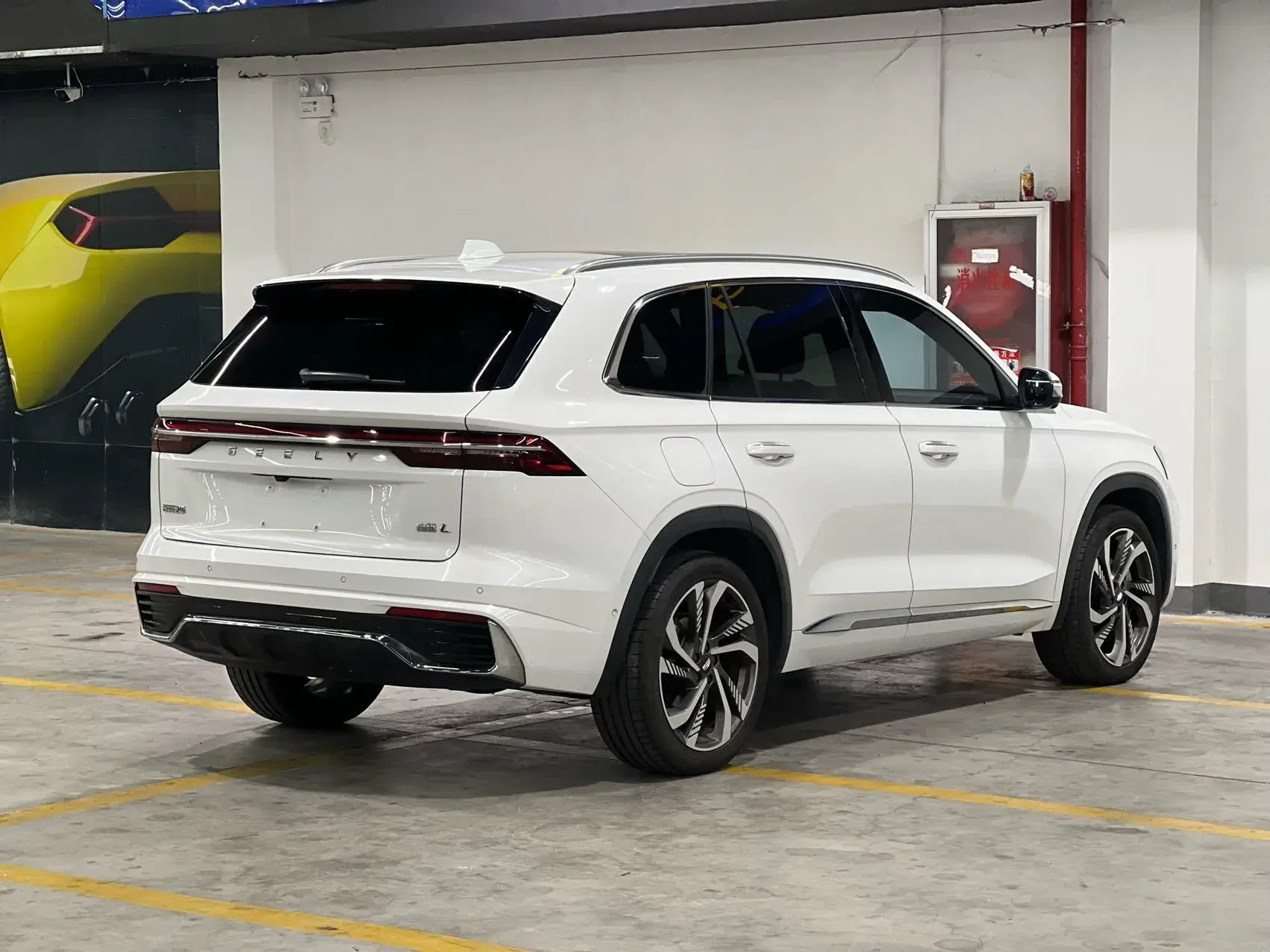 2021 GEELY MONJARO thumbnail 4