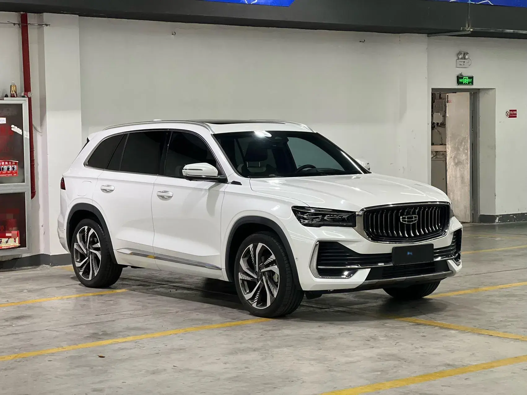 2021 GEELY MONJARO thumbnail 3